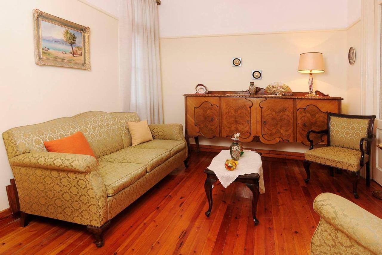 Zeta'S Vintage House In The Centre Of Sparta Exterior photo